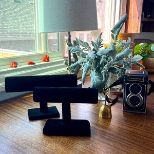 Velvet T Bar  Bracelet Display